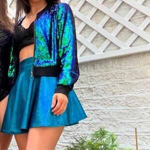 Taylor swift eras tour 1989 outfit sequin jacket and skirt